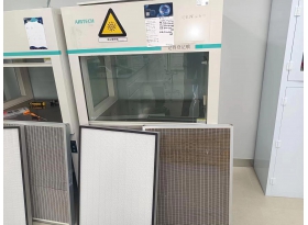 超凈工作臺(tái)濾網(wǎng)更換